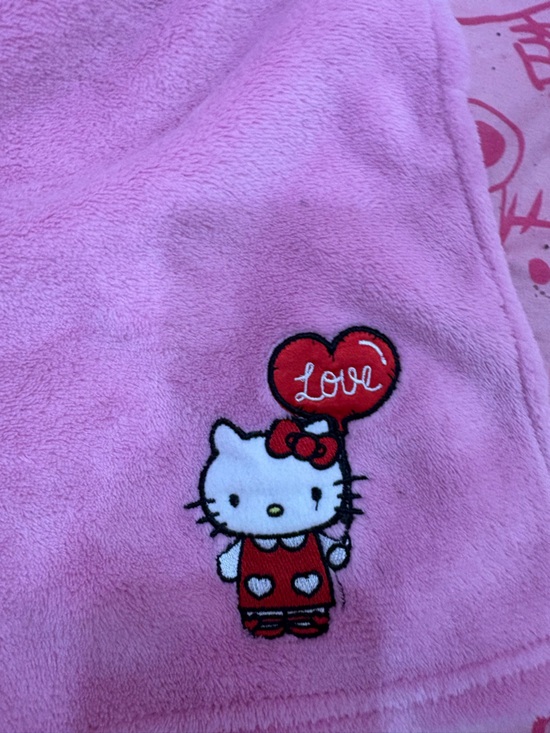 🎀Hello Kitty And Bratz Shorts Bundle🎀 - Picture 2 of 4